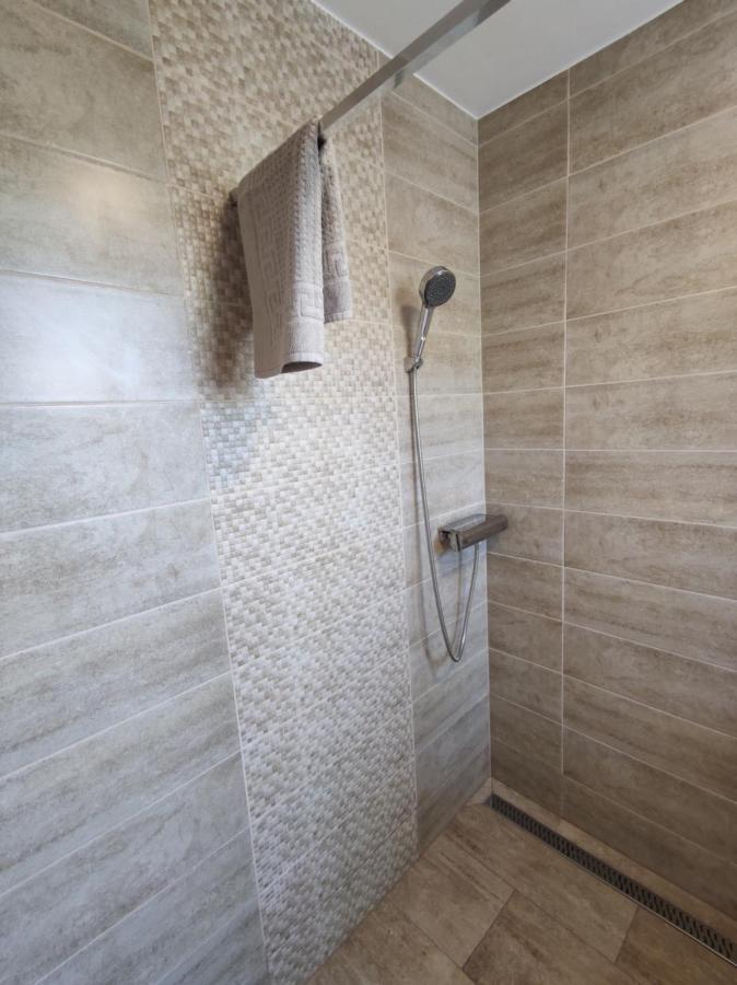 Kosbor Vendeghaz Apartmán